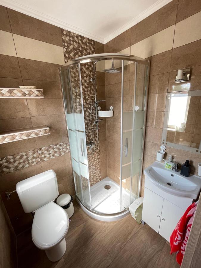 Lilla Apartman Balatonkeresztúr Esterno foto